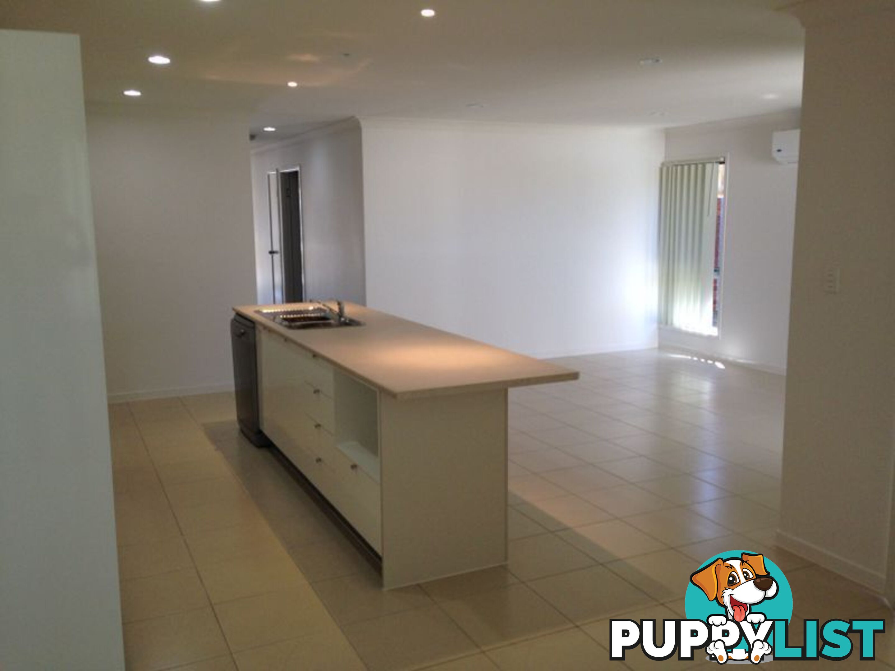 1/11 Carlin Street GLENVALE QLD 4350