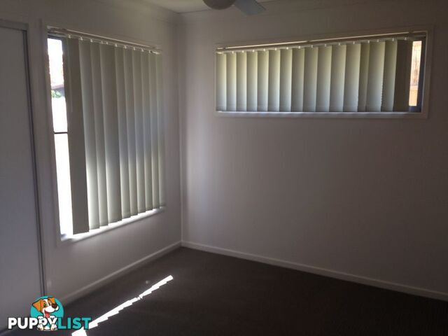 1/11 Carlin Street GLENVALE QLD 4350