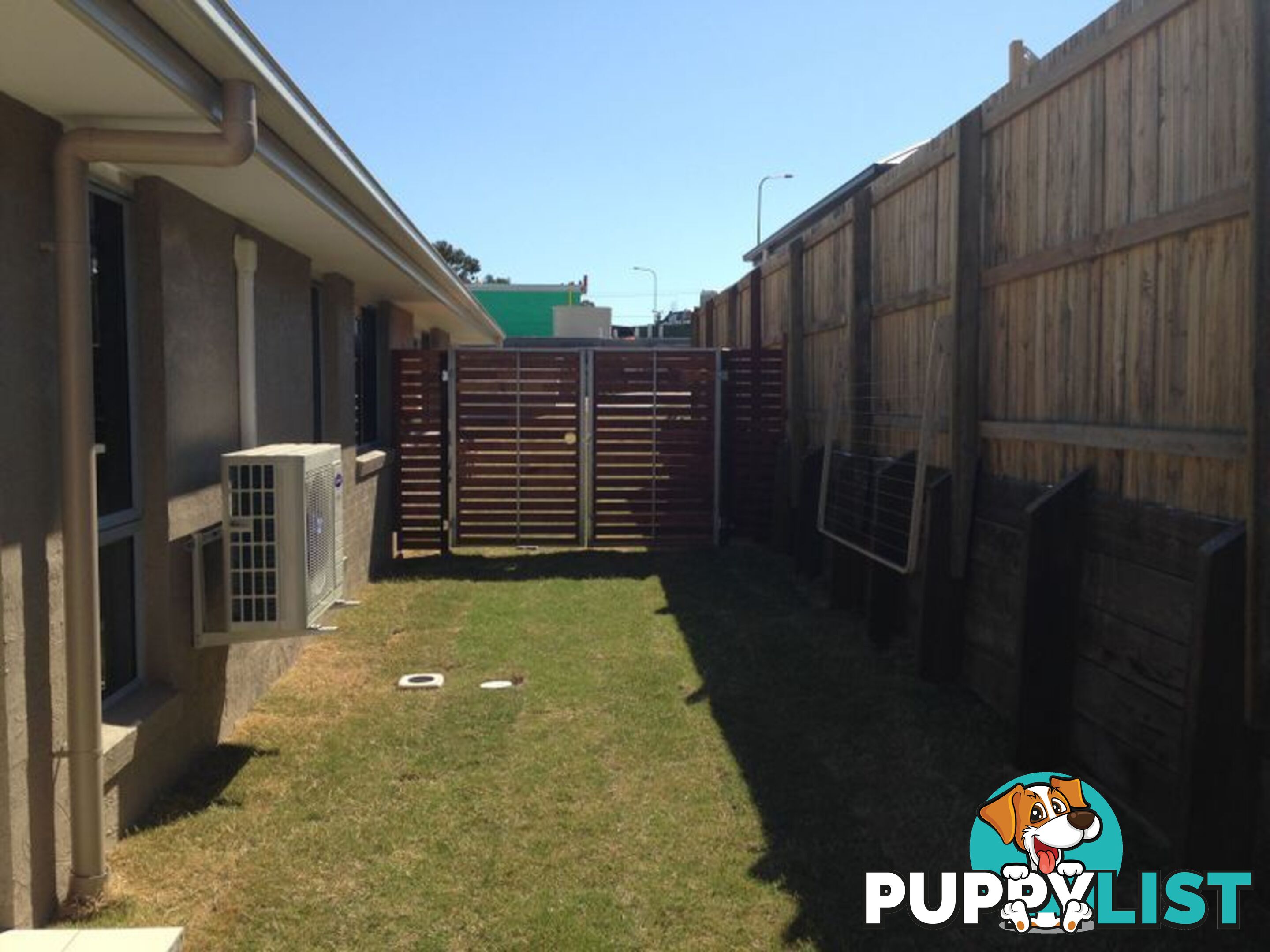 1/11 Carlin Street GLENVALE QLD 4350