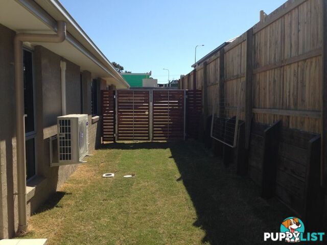 1/11 Carlin Street GLENVALE QLD 4350
