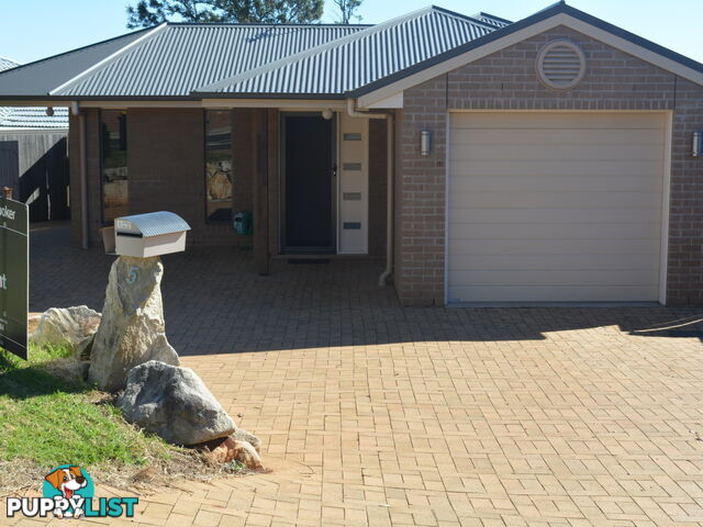 5 Gregory Street HARLAXTON QLD 4350
