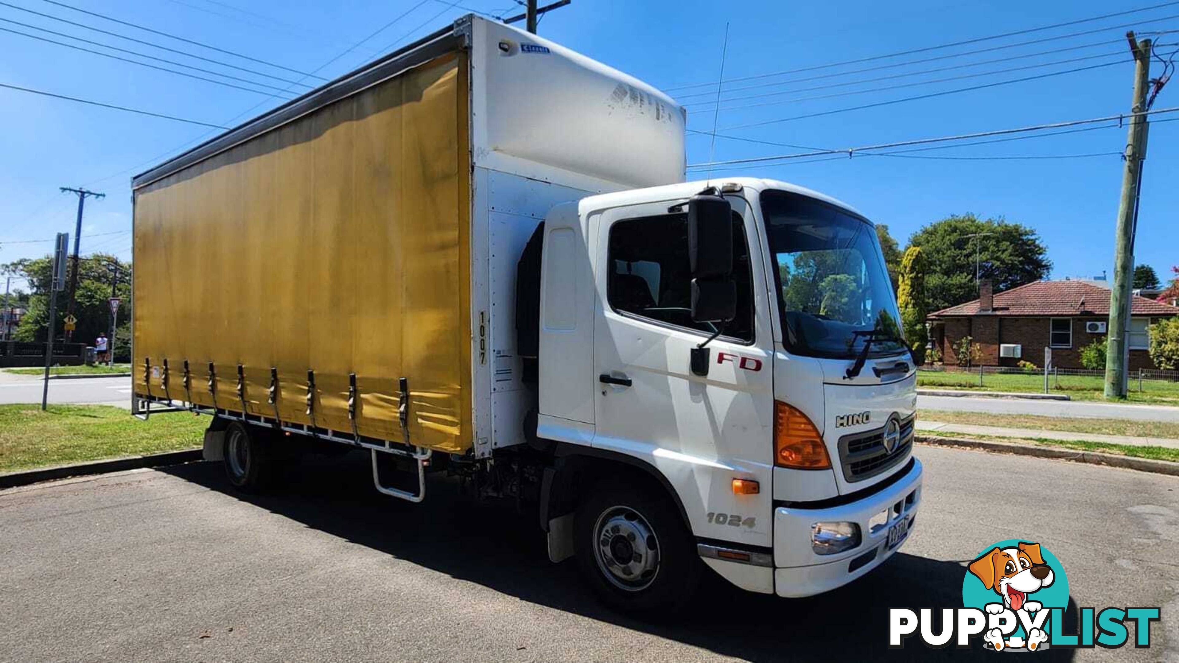 2009 Hino 500 1024 FD Curtainsider Truck