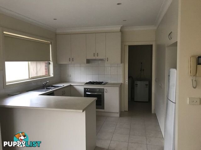 Room 5, Unit 2/18 Glenbrook Avenue CLAYTON VIC 3168