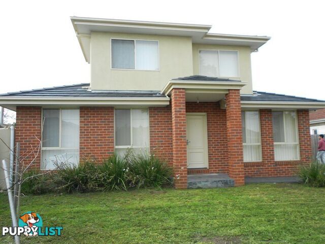 Room 3, Unit 1/18 Glenbrook Avenue CLAYTON VIC 3168