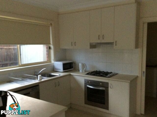 Room 3, Unit 2/18 Glenbrook Avenue CLAYTON VIC 3168