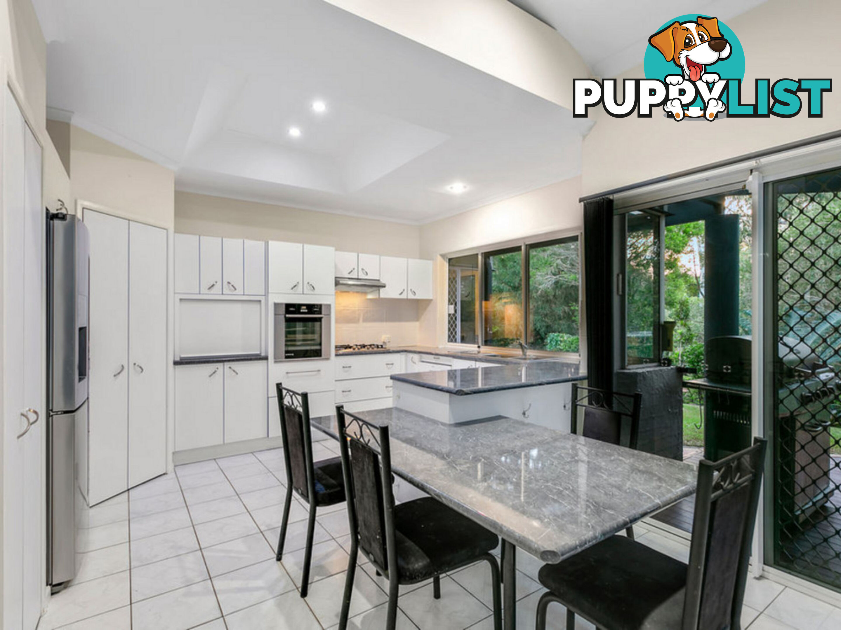 3 Garvie Place HIGHLAND PARK QLD 4211