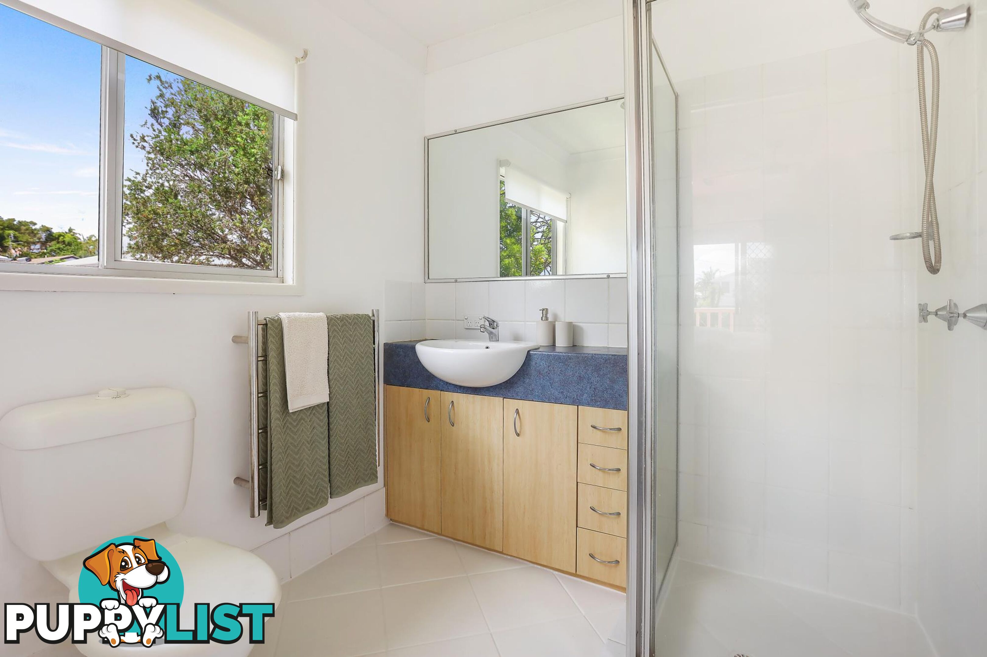 17 Enid Avenue SOUTHPORT QLD 4215