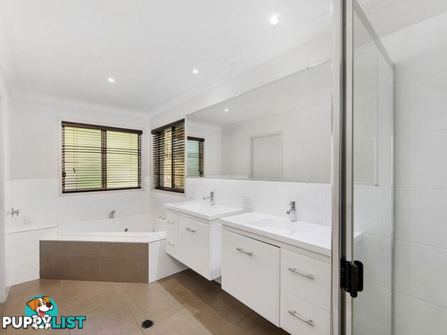 8 Grove Creek Close REEDY CREEK QLD 4227