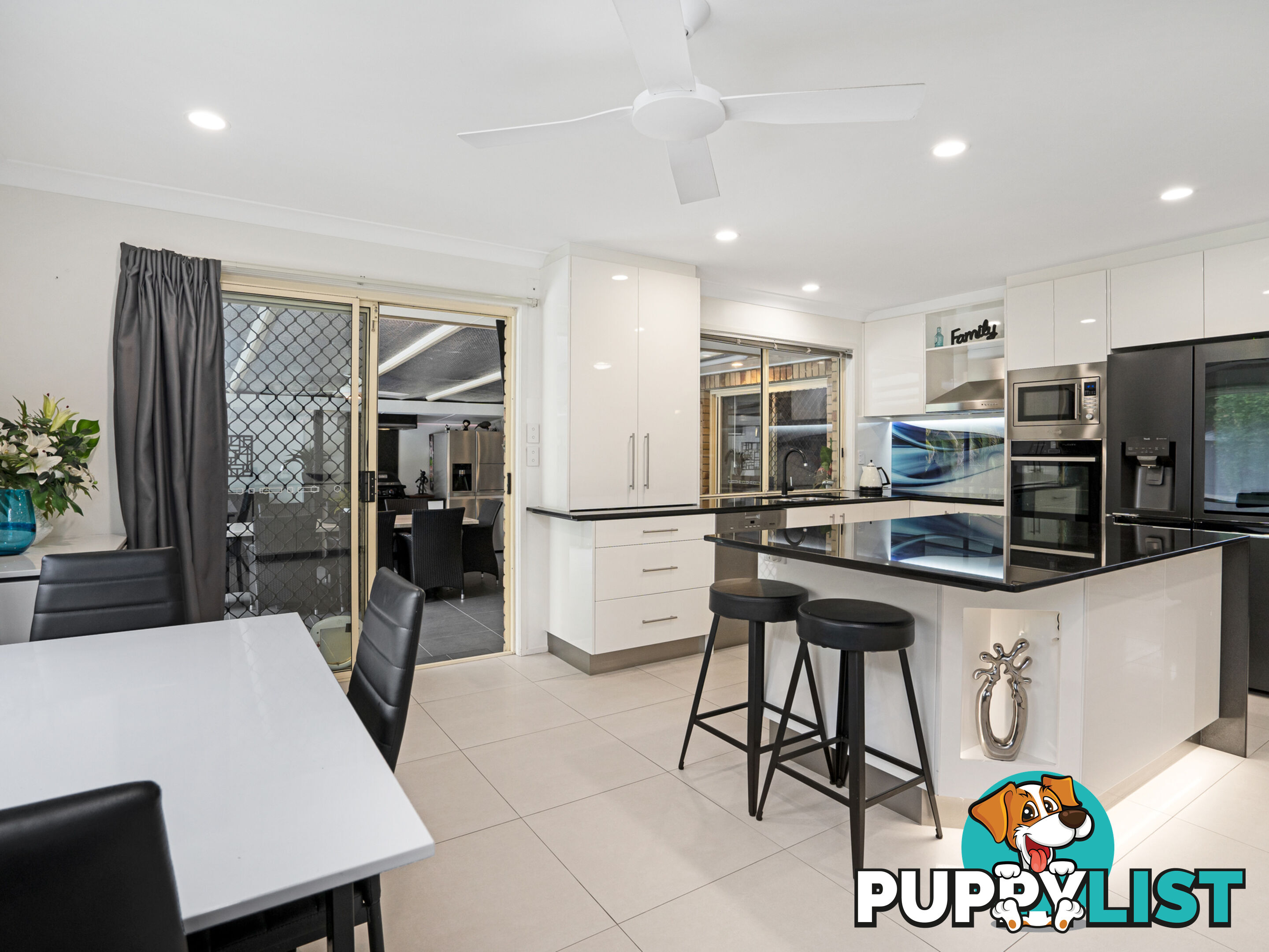 9 Bundgee Court MUDGEERABA QLD 4213