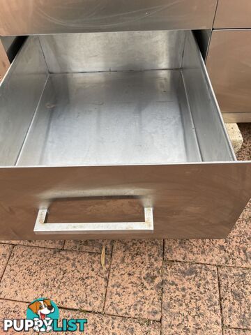 STAINLESS STEEL BARBECUE AND DRAW CABINET