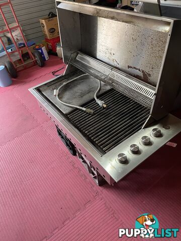 STAINLESS STEEL BARBECUE AND DRAW CABINET