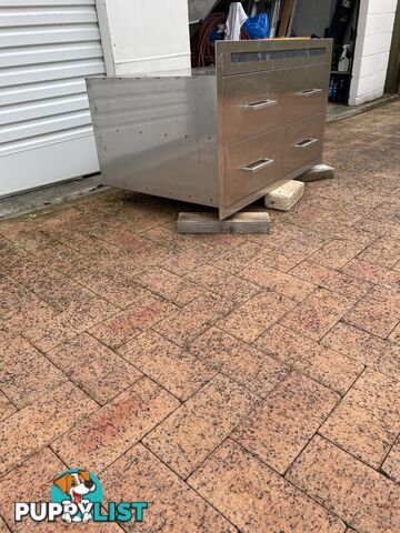 STAINLESS STEEL BARBECUE AND DRAW CABINET