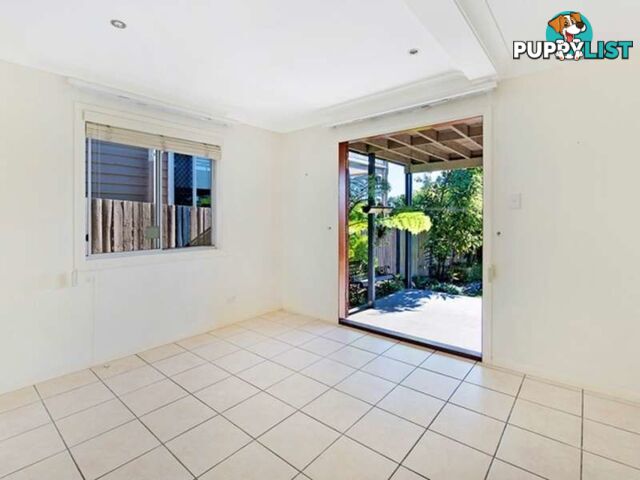 36 Ninth Avenue COORPAROO QLD 4151