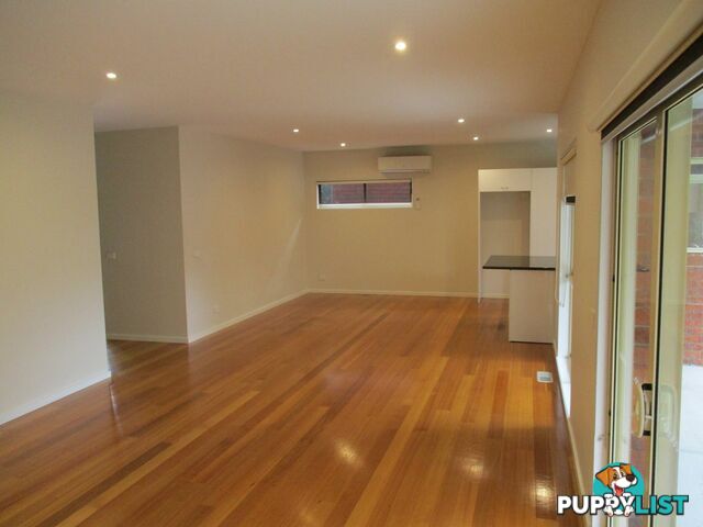 2/85 Esther Crescent MOOROOLBARK VIC 3138