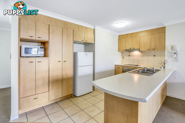 308/392 Marine Parade LABRADOR QLD 4215