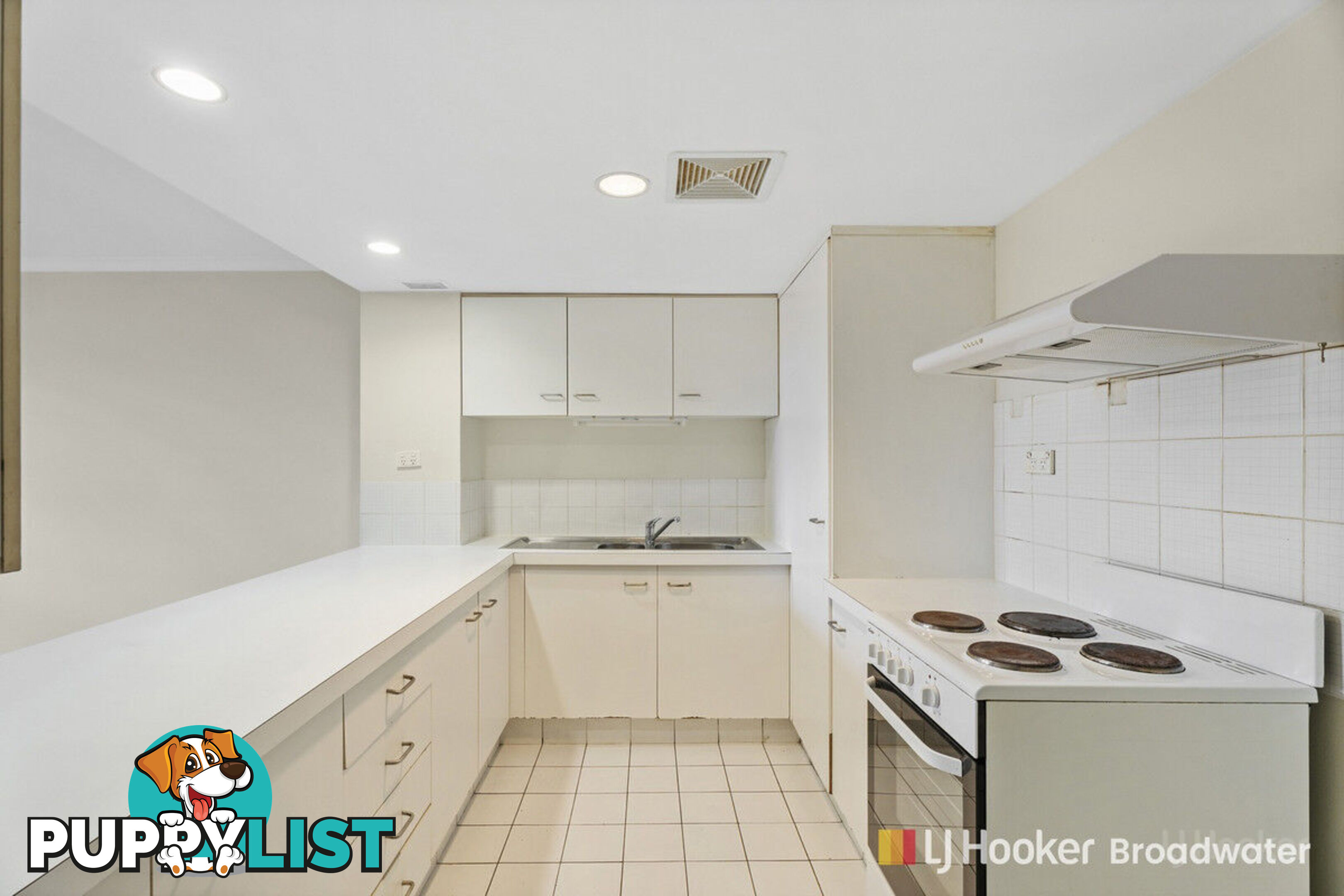 2/79 Government Road LABRADOR QLD 4215
