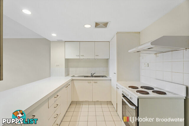 2/79 Government Road LABRADOR QLD 4215