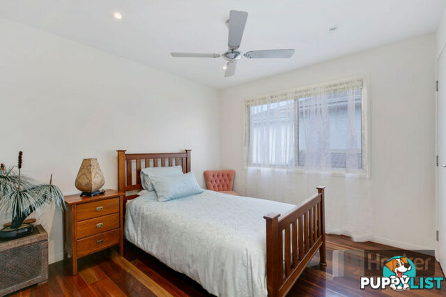 2/62 Broad Street LABRADOR QLD 4215