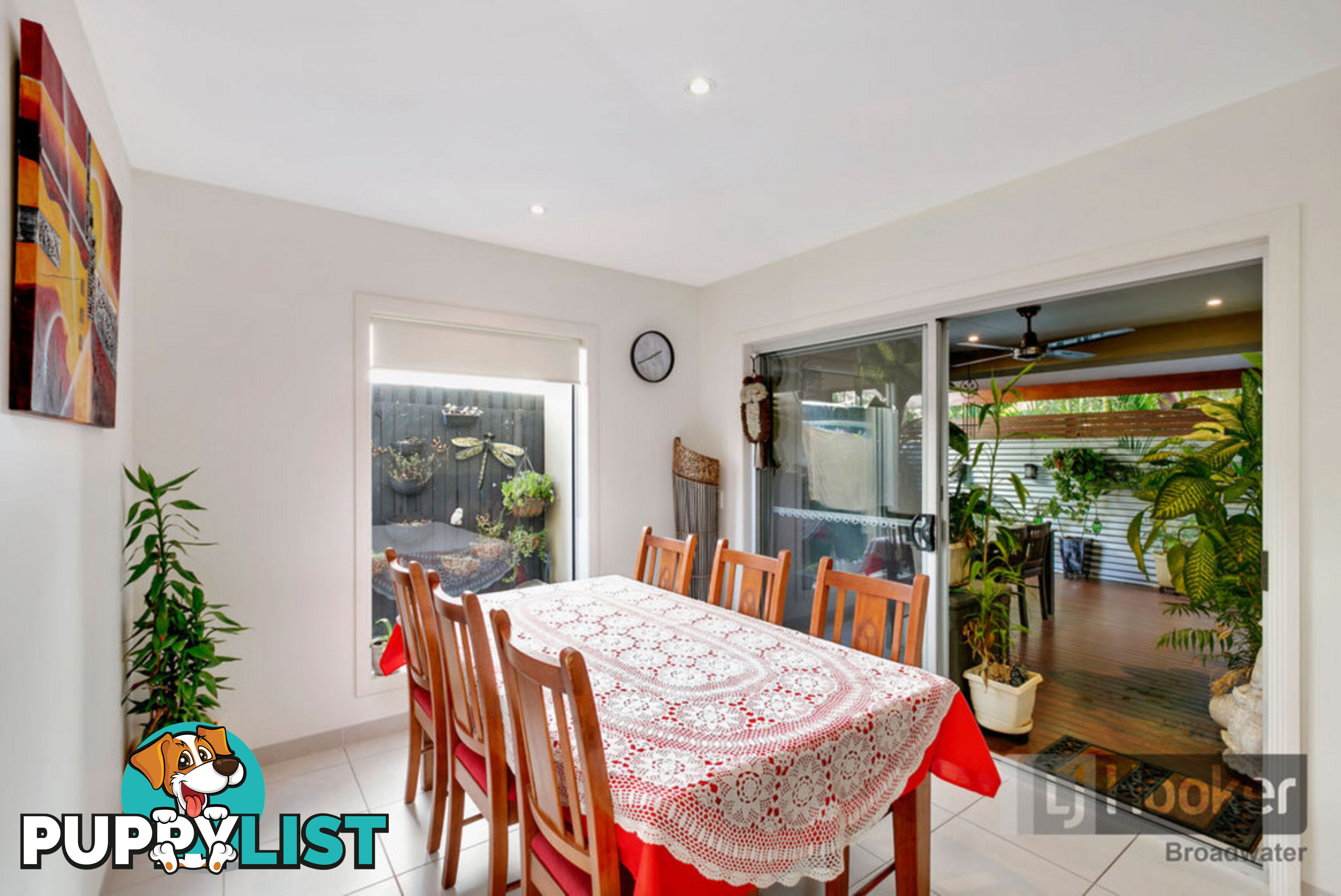 2/62 Broad Street LABRADOR QLD 4215