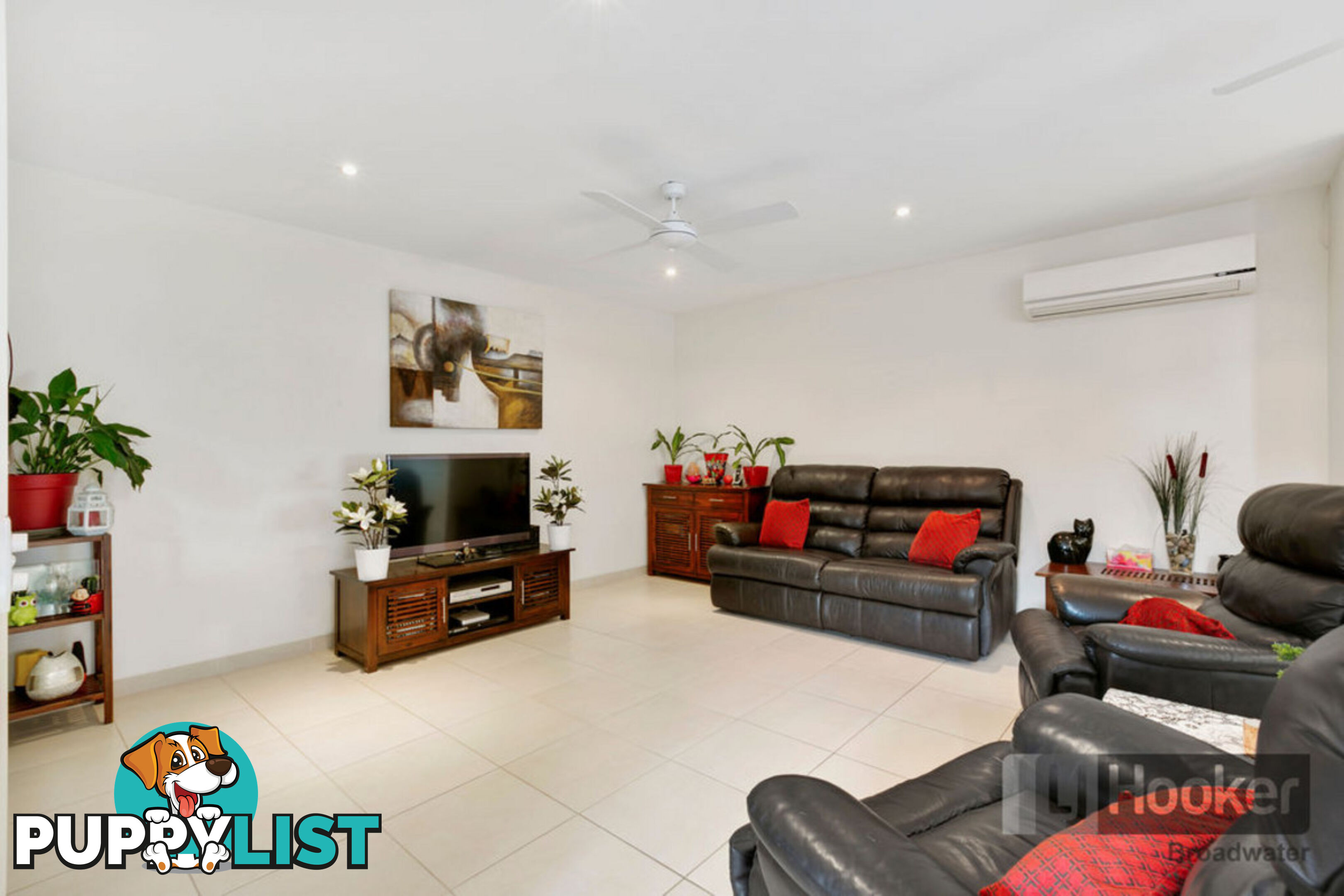 2/62 Broad Street LABRADOR QLD 4215