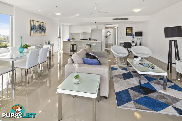 706/386 Marine Parade LABRADOR QLD 4215