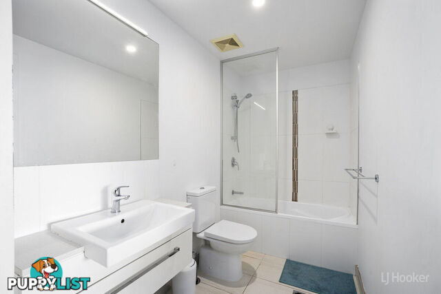 706/17 Bath Street LABRADOR QLD 4215