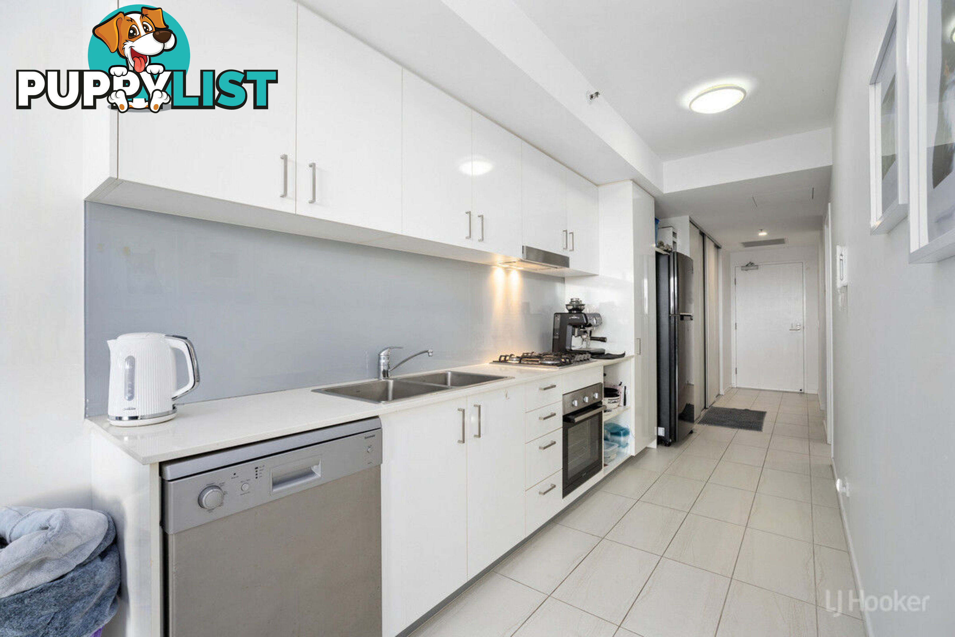 706/17 Bath Street LABRADOR QLD 4215