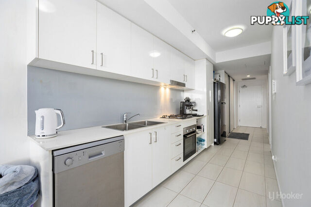 706/17 Bath Street LABRADOR QLD 4215