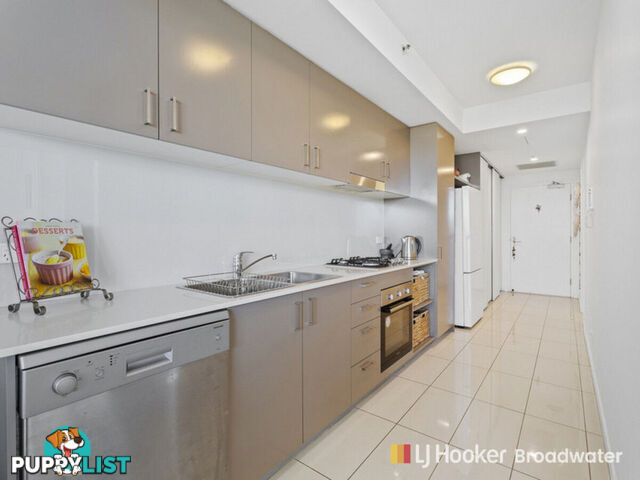 701/17 Bath Street LABRADOR QLD 4215