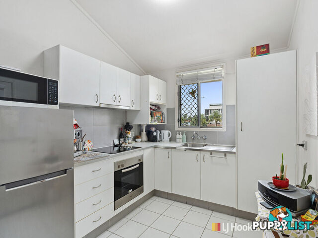 7/126 Marine Parade SOUTHPORT QLD 4215