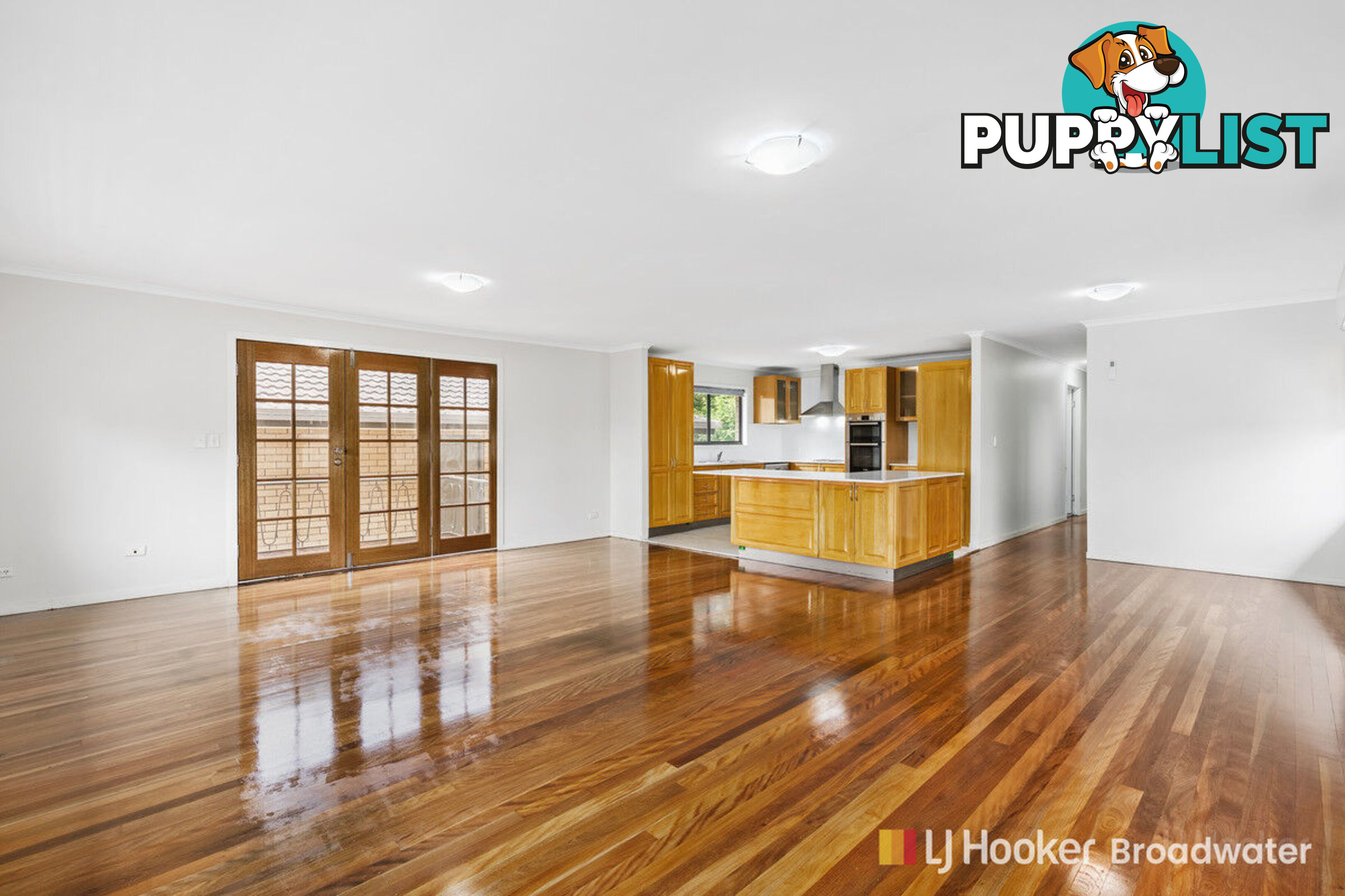 32 Poinsettia Avenue RUNAWAY BAY QLD 4216