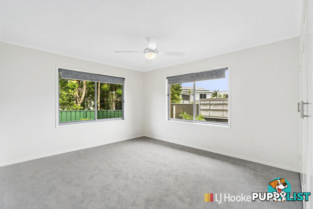 32 Poinsettia Avenue RUNAWAY BAY QLD 4216