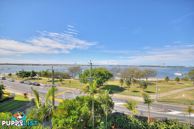 4/240 Marine Parade LABRADOR QLD 4215