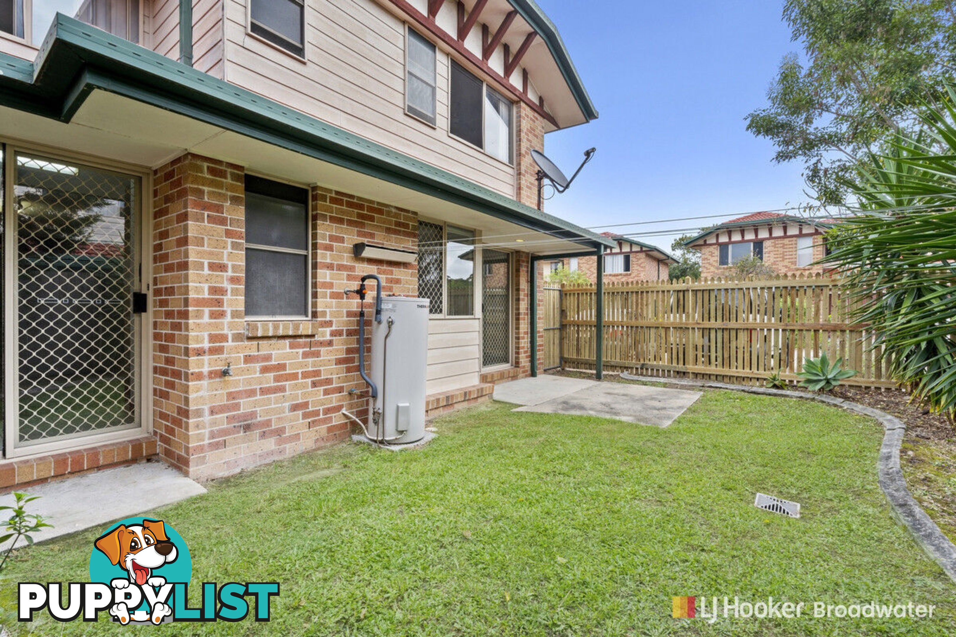 73/75 Brown Street LABRADOR QLD 4215