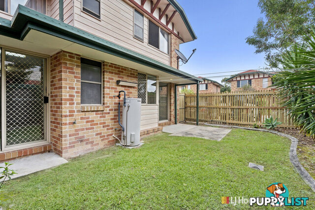 73/75 Brown Street LABRADOR QLD 4215