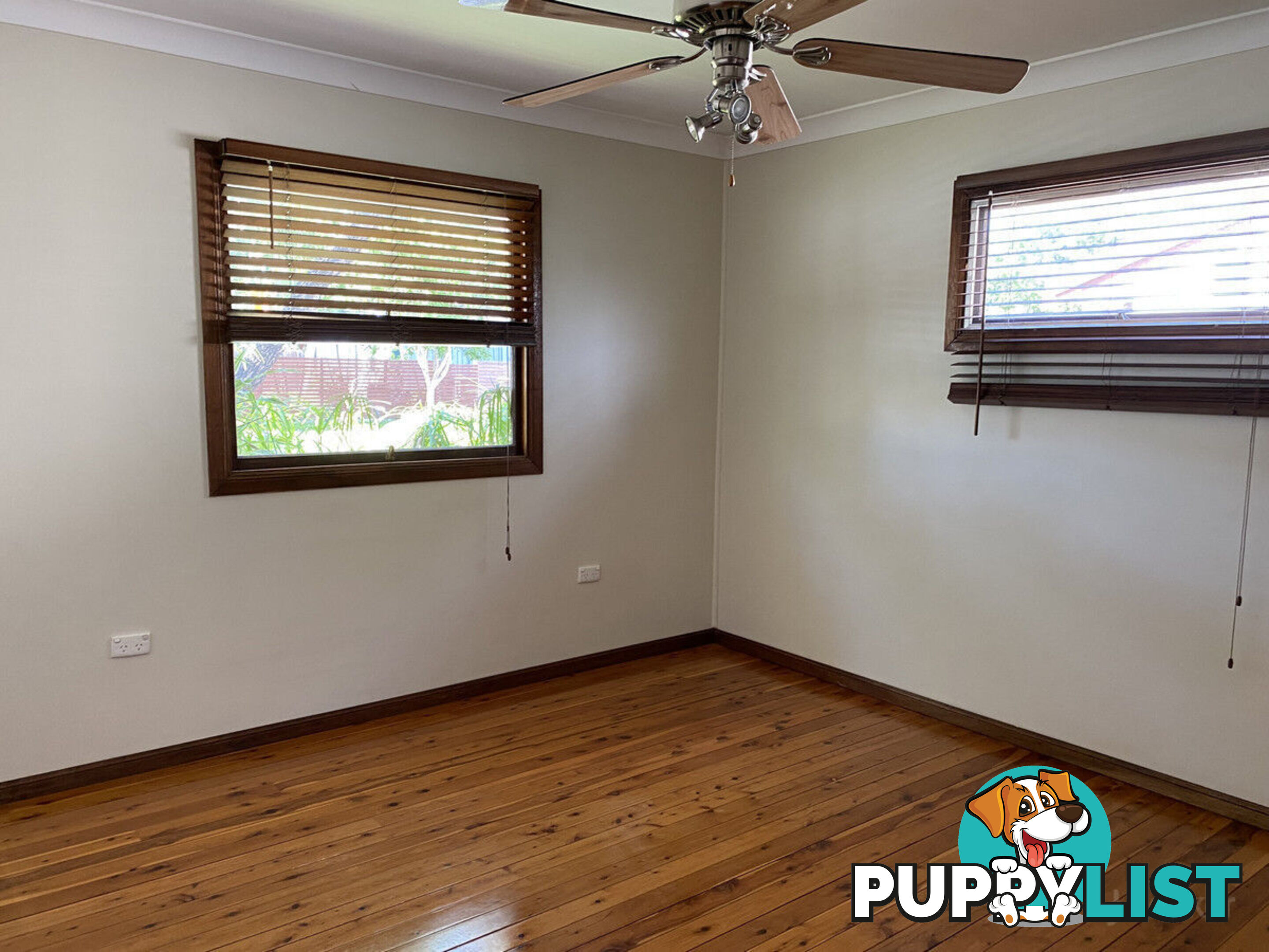 106 Whiting Street LABRADOR QLD 4215