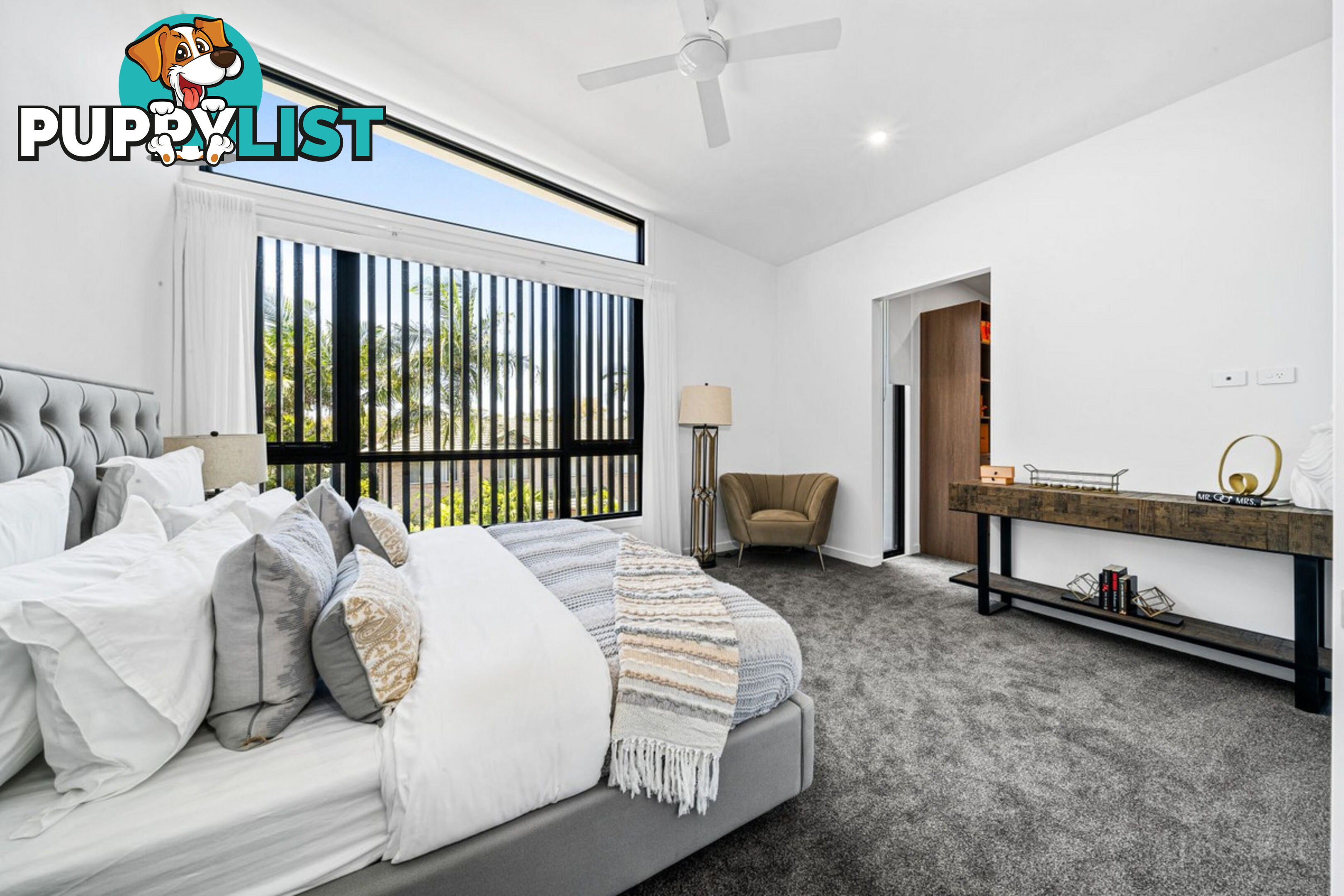 2/451 Pine Ridge Road RUNAWAY BAY QLD 4216