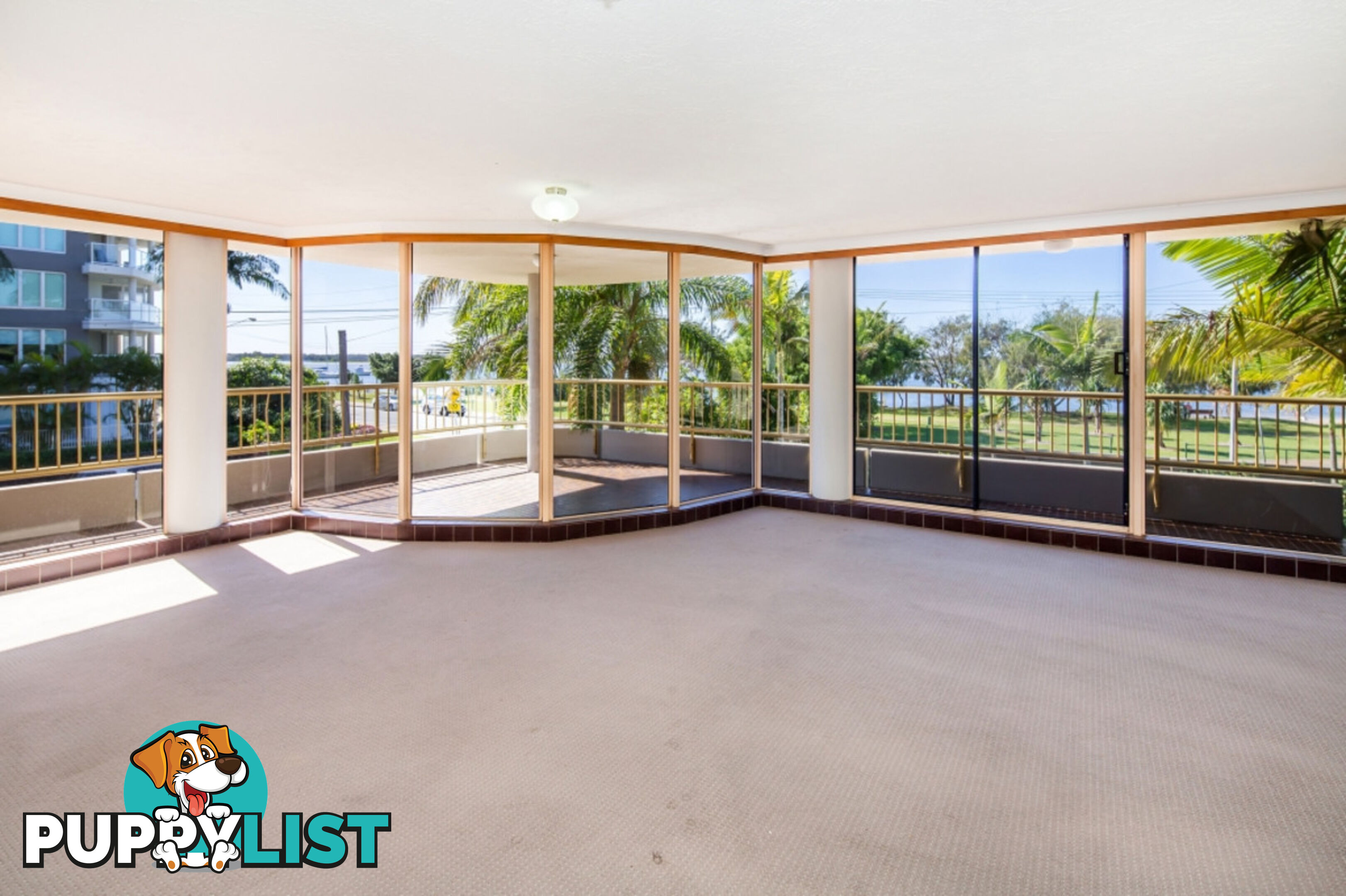 2/240 Marine Parade LABRADOR QLD 4215