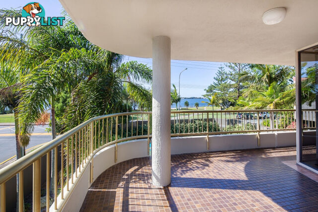 2/240 Marine Parade LABRADOR QLD 4215