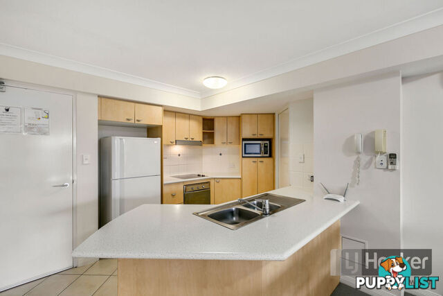 225/392 Marine Parade LABRADOR QLD 4215