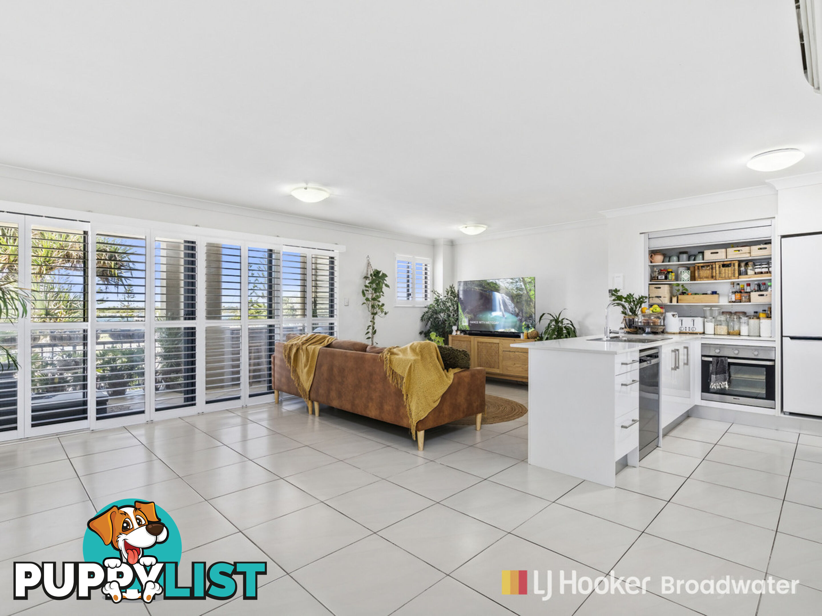 213/392 Marine Parade LABRADOR QLD 4215