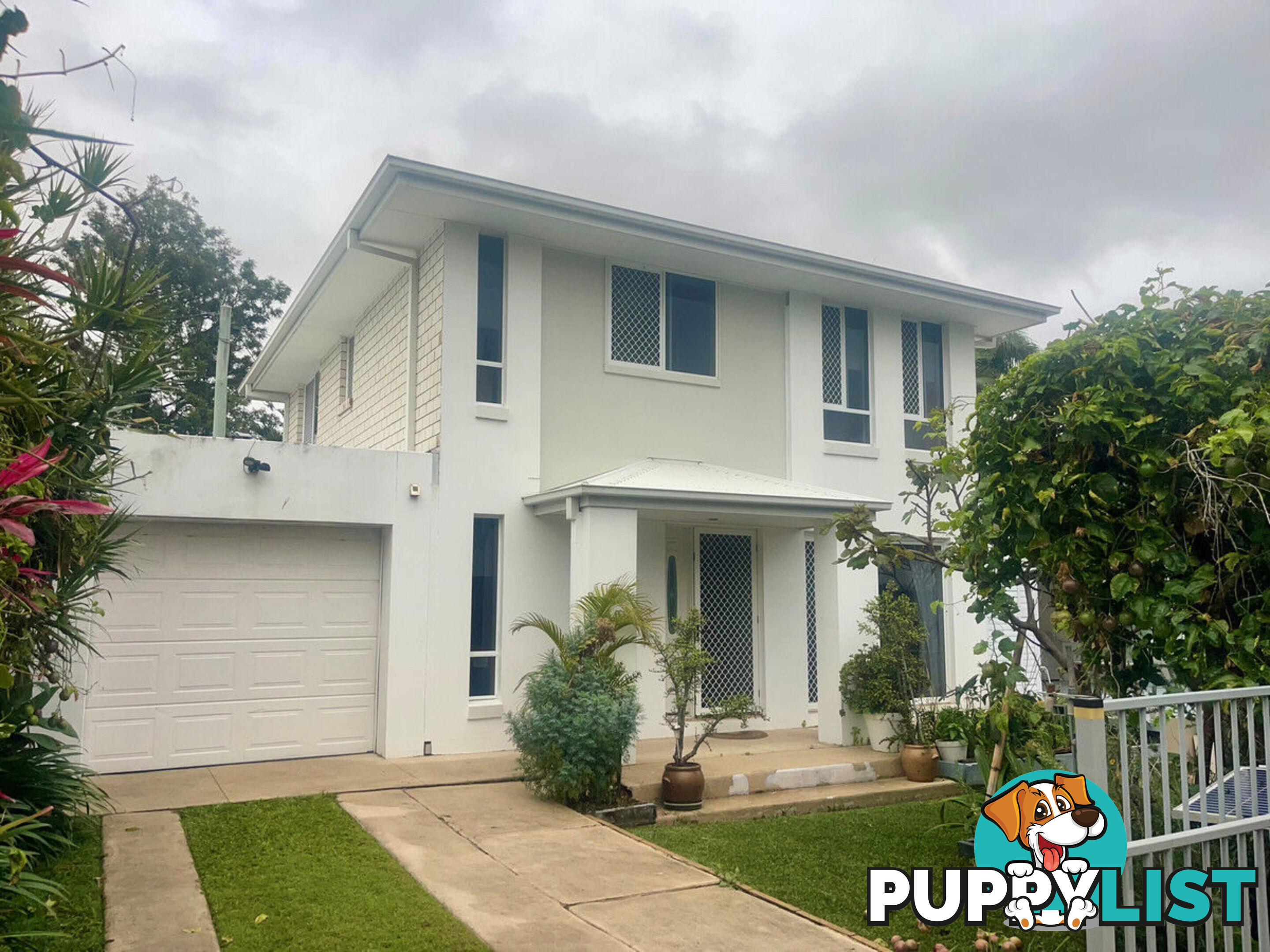 28a Robert Street LABRADOR QLD 4215