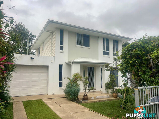 28a Robert Street LABRADOR QLD 4215