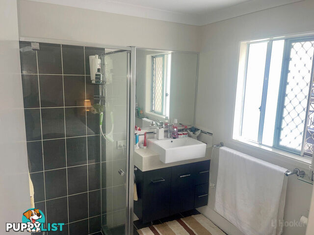 28a Robert Street LABRADOR QLD 4215