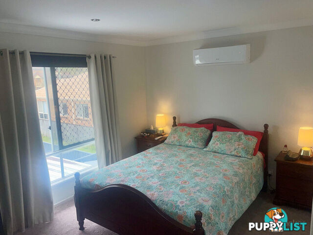 28a Robert Street LABRADOR QLD 4215