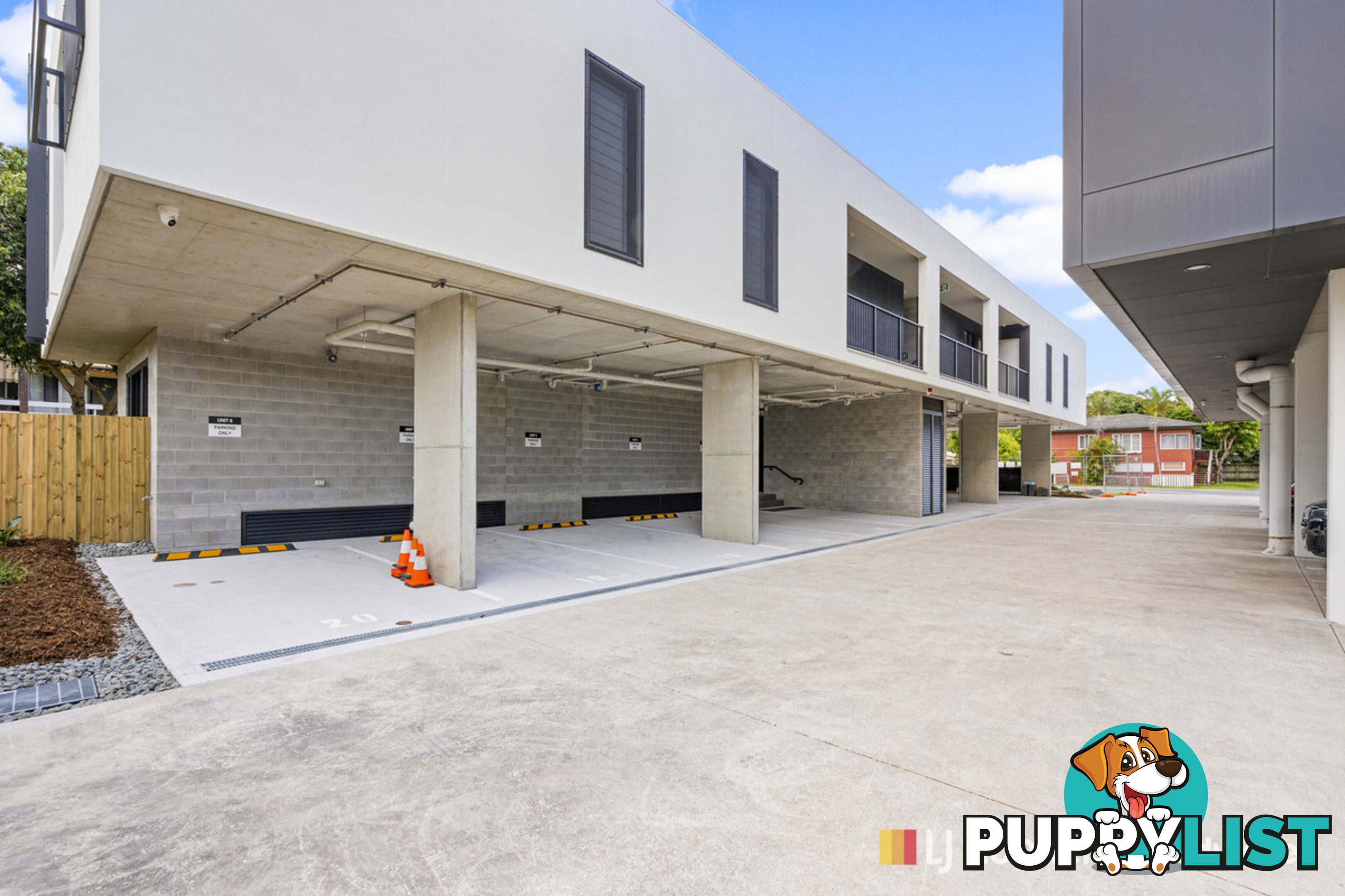 Serviced Offices/10 Central Street LABRADOR QLD 4215