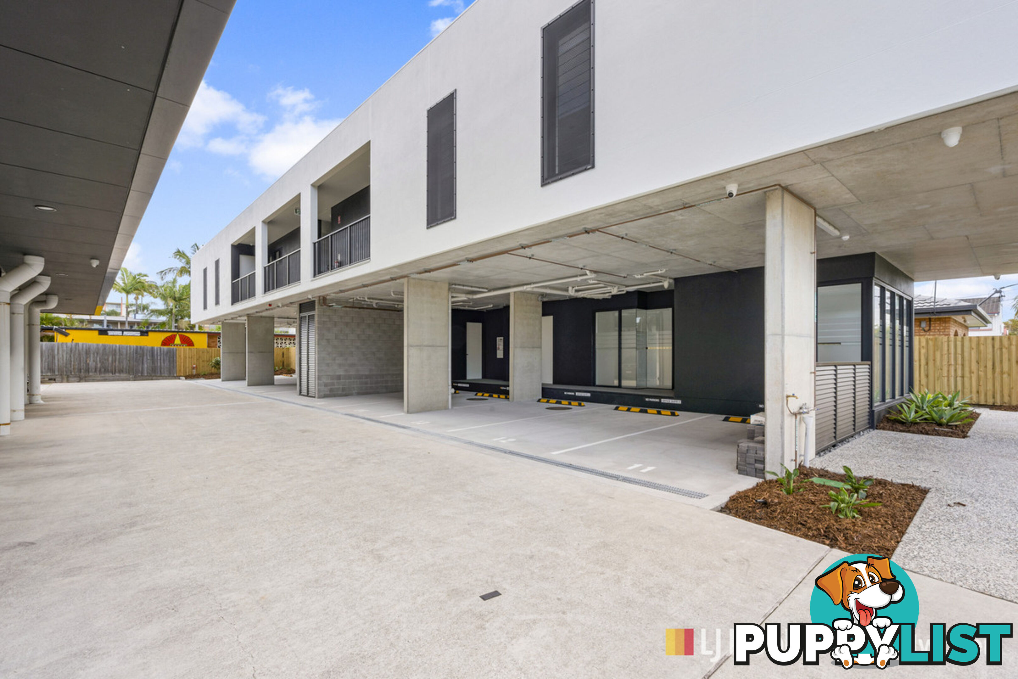 Serviced Offices/10 Central Street LABRADOR QLD 4215