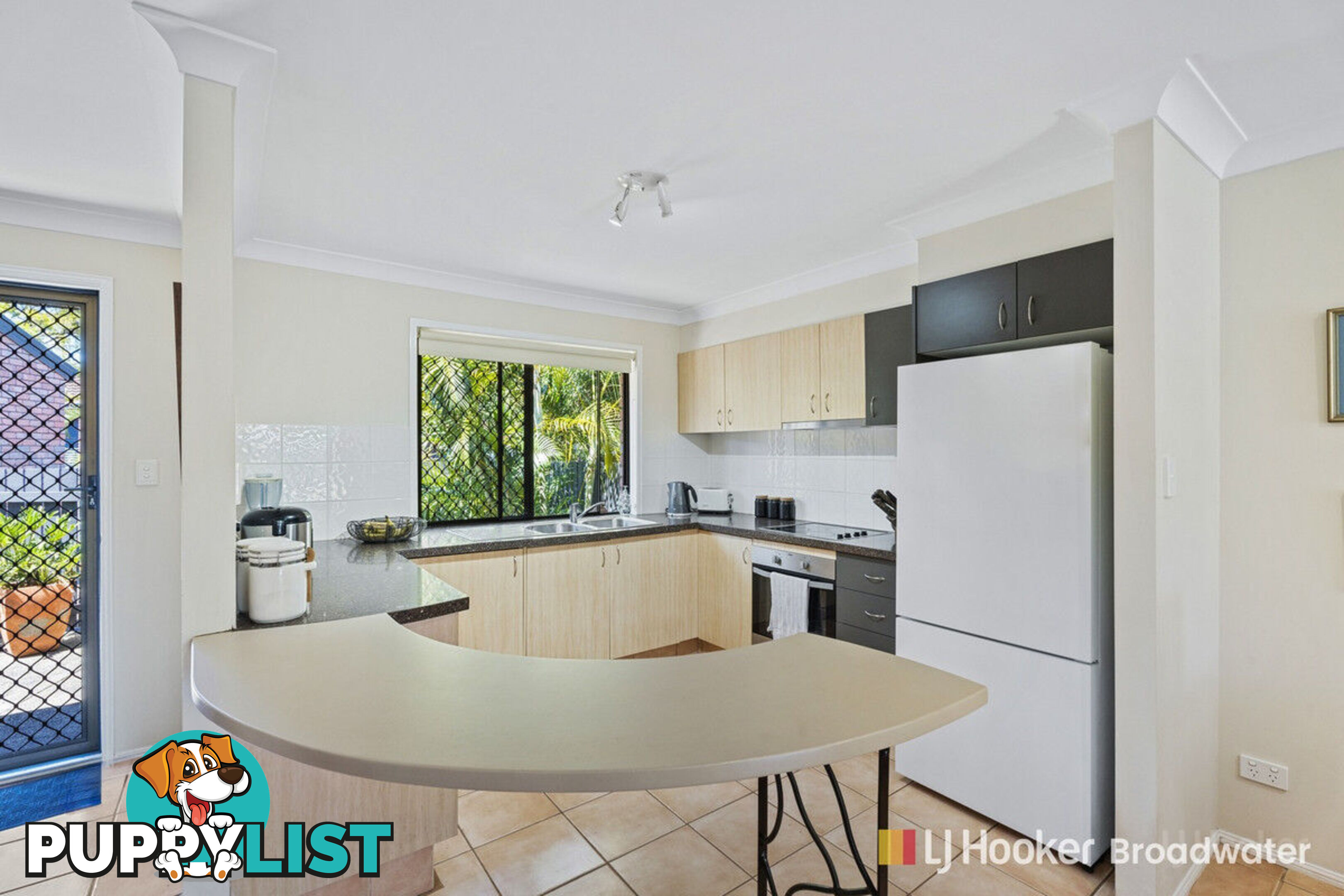 4/145 Government Road LABRADOR QLD 4215