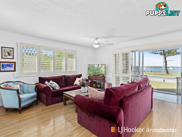 2/526 Marine Parade BIGGERA WATERS QLD 4216