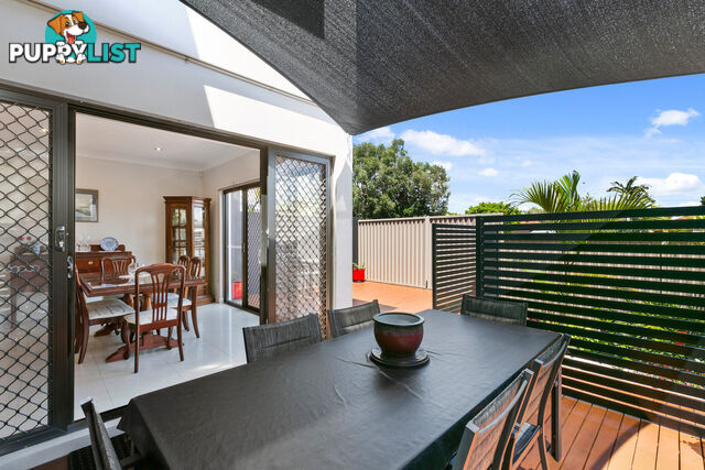 2/40 Bayview Street RUNAWAY BAY QLD 4216